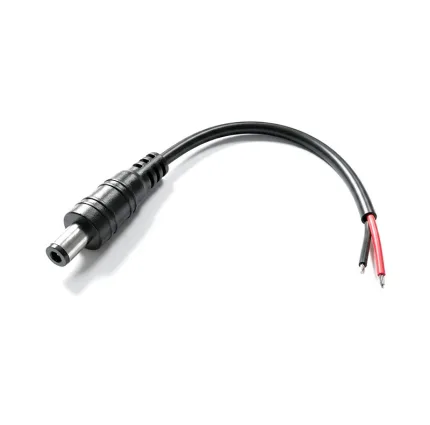 تصویر فیش نری سیم دار آداپتور DC (کانکتور بشکه‌ای) با سیم‌های قرمز و مشکی متصل