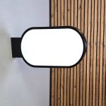 تابلو لایت باکس کپسولی افقی دیواری با فریم فلزی مشکی و نور یکنواخت، مناسب برای تبلیغات و طراحی گرافیکی در فضاهای مدرن.