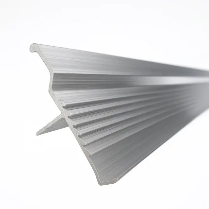 سپری آلومینیومی تابلوسازی در کنار کلیپس و نوار مغزی مخصوص تابلو فلکسی - ملزومات تابلوسازی مهر