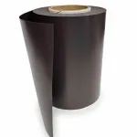 رول ورق مگنتی قهوه‌ای تیره با ضخامت ۰٫۵ میلی‌متر، مناسب تابلو سازی و چاپ تبلیغات مغناطیسی